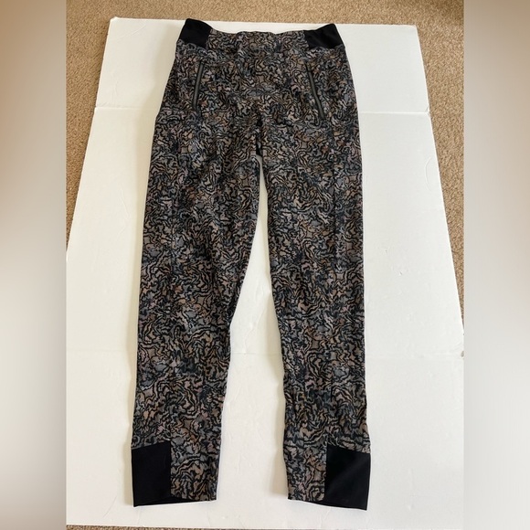 Athleta Trekkie North Size 2 Kinetic Abstract Black Pants - Picture 10 of 11
